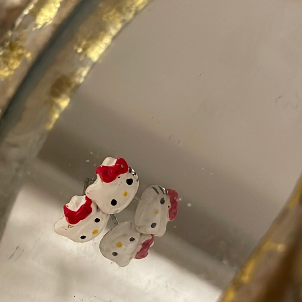 Hello kitty stud earrings